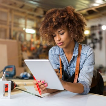 woman-working-on-an-ipad